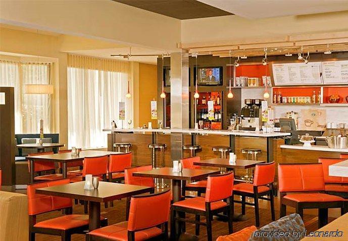 Courtyard By Marriott Greensboro Exterior foto