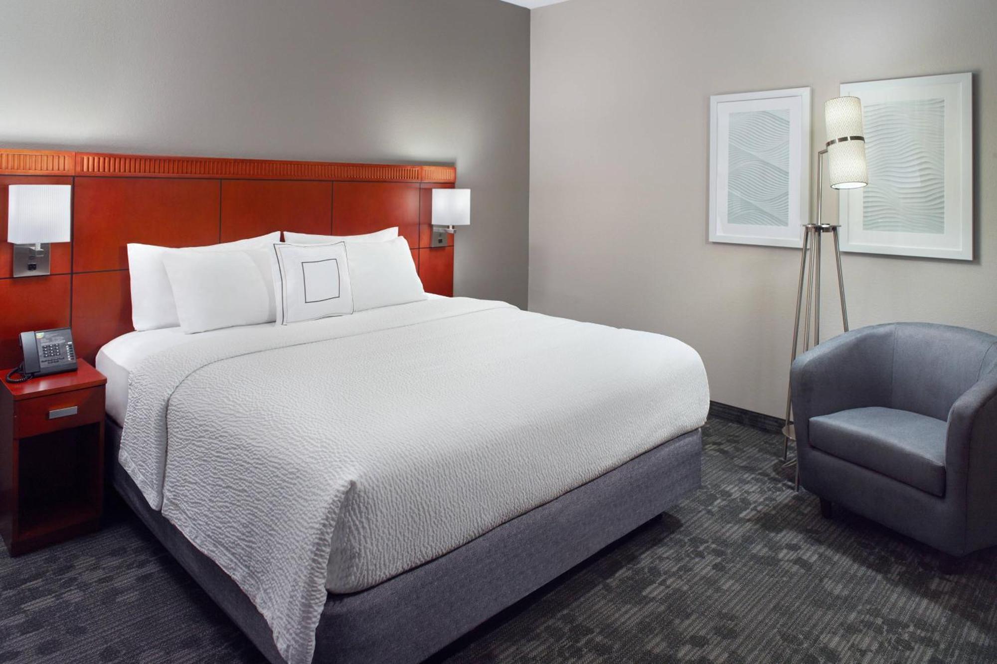 Courtyard By Marriott Greensboro Exterior foto